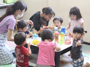 無資格・未経験ＯＫ♪
「子どもが好き」
「保育の仕事に興味がある」
応募理由は何でもOK！
※保育資格ありの方も大歓迎です！