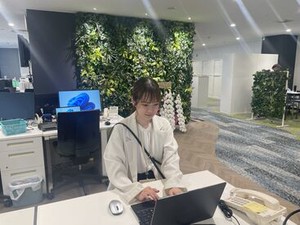 オフィスリニューアルで緑が増えました♪
期間限定でATペットロボットもいます！
各線「京橋駅」徒歩3分で通勤もラクラク！