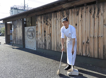 まかないは店内メニュー！
中華そばやつけめん等自由に選べるので、
好きなものが食べれる♪