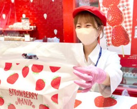 #いちご好き集合！
東京ソラマチで有名なお店
テンポよく働ける観光地☆