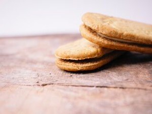 東京土産として有名なバナナのお菓子や
食感が癖になるバターサンドなど！
幅広い年齢層が活躍中♪