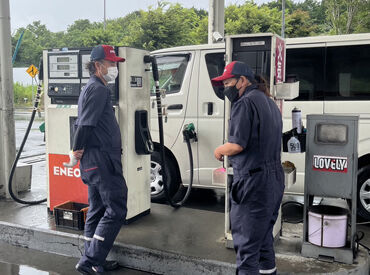 ＼正社員大募集！／
大変なことは、外仕事なので、夏は暑く冬は寒いこと。
みんなで工夫しながら乗り切っています！