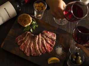★フリーター大歓迎★
飲食店が初めてという方も
副業として働きたいという方もOK！
充実の研修と教育制度でキャリアアップも◎