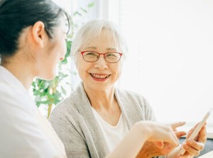 ＼未経験OK★／
普段使っているスマホの使い方を教える超かんたんなお仕事！
勤務地は応相談！
※写真はイメージです