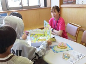 広いワンフロアの児童館で
各年代の子どもたちと楽しく過ごせる★