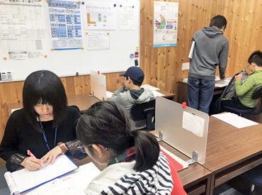 ★駅チカ好立地で通いやすい！★
勤務時間も相談可能で働きやすく、
長く続けている方が多数♪
◎幅広い年齢層が活躍中！