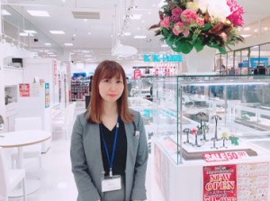 【ゆめタウンはません店 1F】
30～40代の主婦さん活躍中！
一度入ったら長く続けて働いている方がほとんどです☆彡