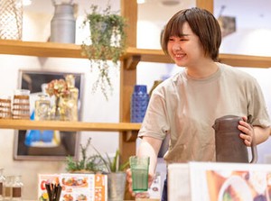 ＼こんにちは♪／
私たちは"ホッとしてしまう"
居心地の良さにハマっちゃいました★
ぜひ1度お店へ話を聞きにきてください◎