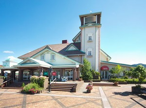 お花畑広がる"道の駅"
ピザ作り体験やビュッフェスペースなど、
様々な施設があり広くて綺麗★