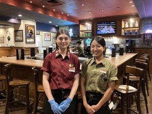 ＜SNS映えするユニークな料理も色々！＞
海外からのお客様もよく来店されます♪
留学生＆語学を活かして働きたい方も大歓迎！