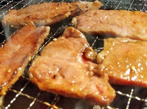 ★学校やサークルとは違う友達がココに…★
お客様もノリが良い人が多いので、
本当に楽しく働けちゃいます♪