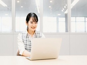 ＼人柄重視で採用を行っています／
少人数のアットホームな環境で働きませんか？
経験なしでも、丁寧にお教えします！