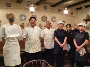 ＼食費を節約したい
学生さん・フリーターさんには嬉しい／
無料のまかないは、
Staffたちにも大好評★☆
