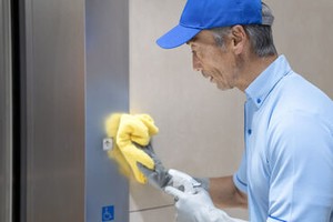 未経験＆久しぶりのお仕事の方も歓迎！
時給1300円スタート☆彡
ご自宅をお掃除する感覚で始められる◎
